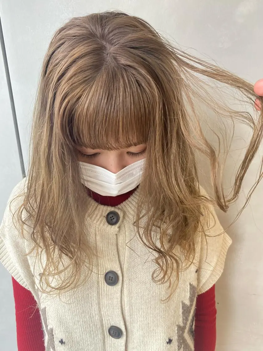 ロング カラー nishido ハイライト/パーマのヘアスタイル