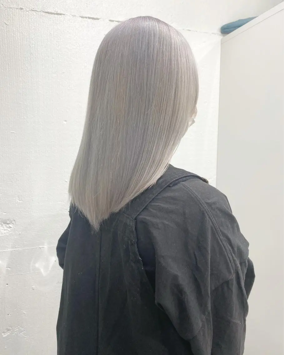 ミディアム カラー ヘアアレンジ 切りっぱなしボブ ミディアムパーマ アッシュ アッシュグレー バレイヤージュ ササキカズマ〻透明感 〻色落ち〻赤み消しのヘアスタイル