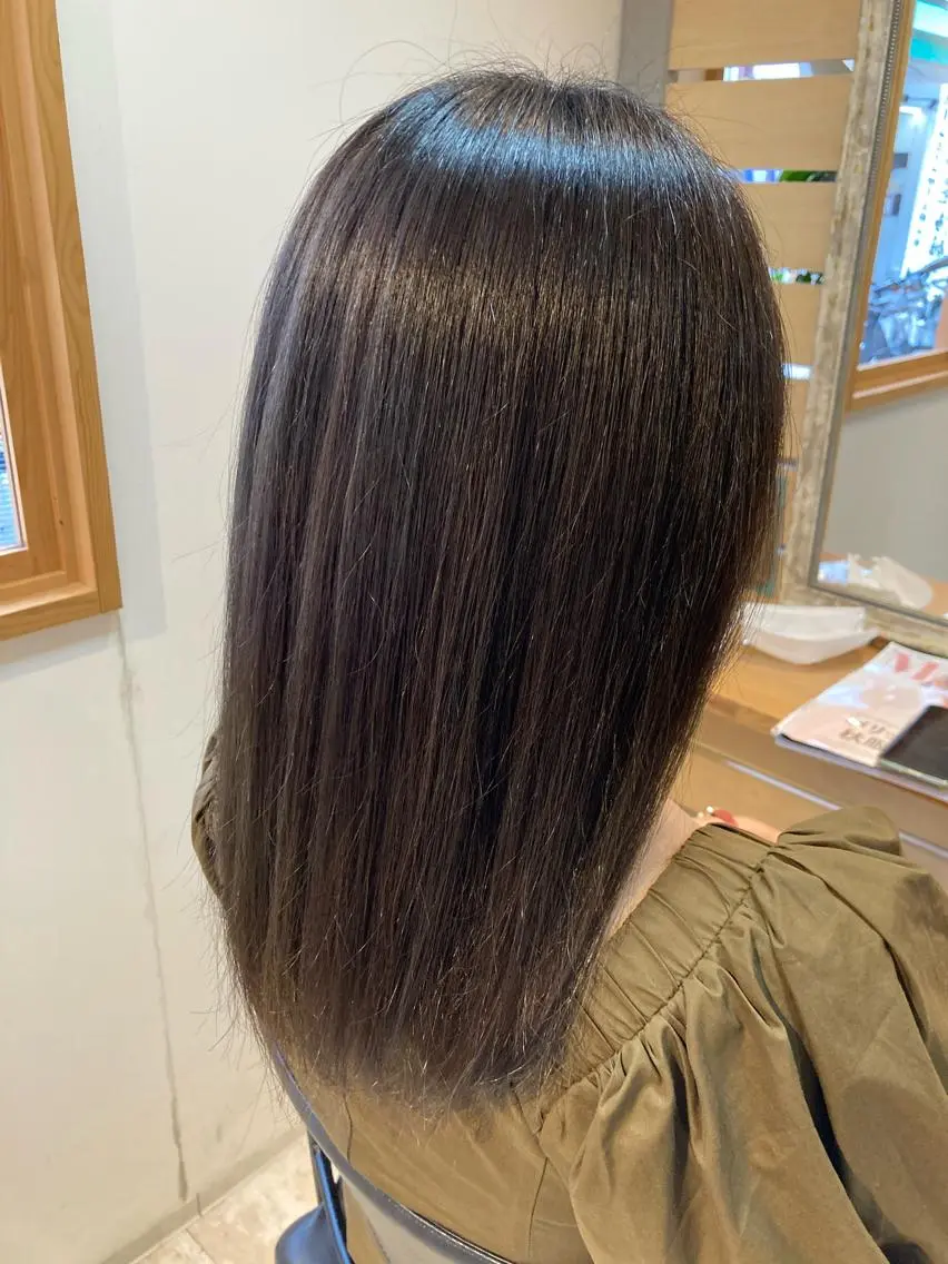 ミディアム カラー グレージュ オリーブグレージュ オリーブグレー 【女性指名No.1】 西口直子のヘアスタイル