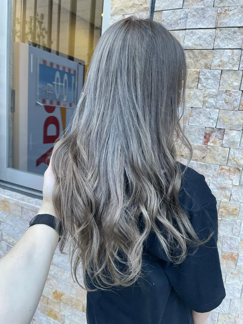 ロング ヘアカラー Loob.TOKYO MIYA🌈のヘアスタイル