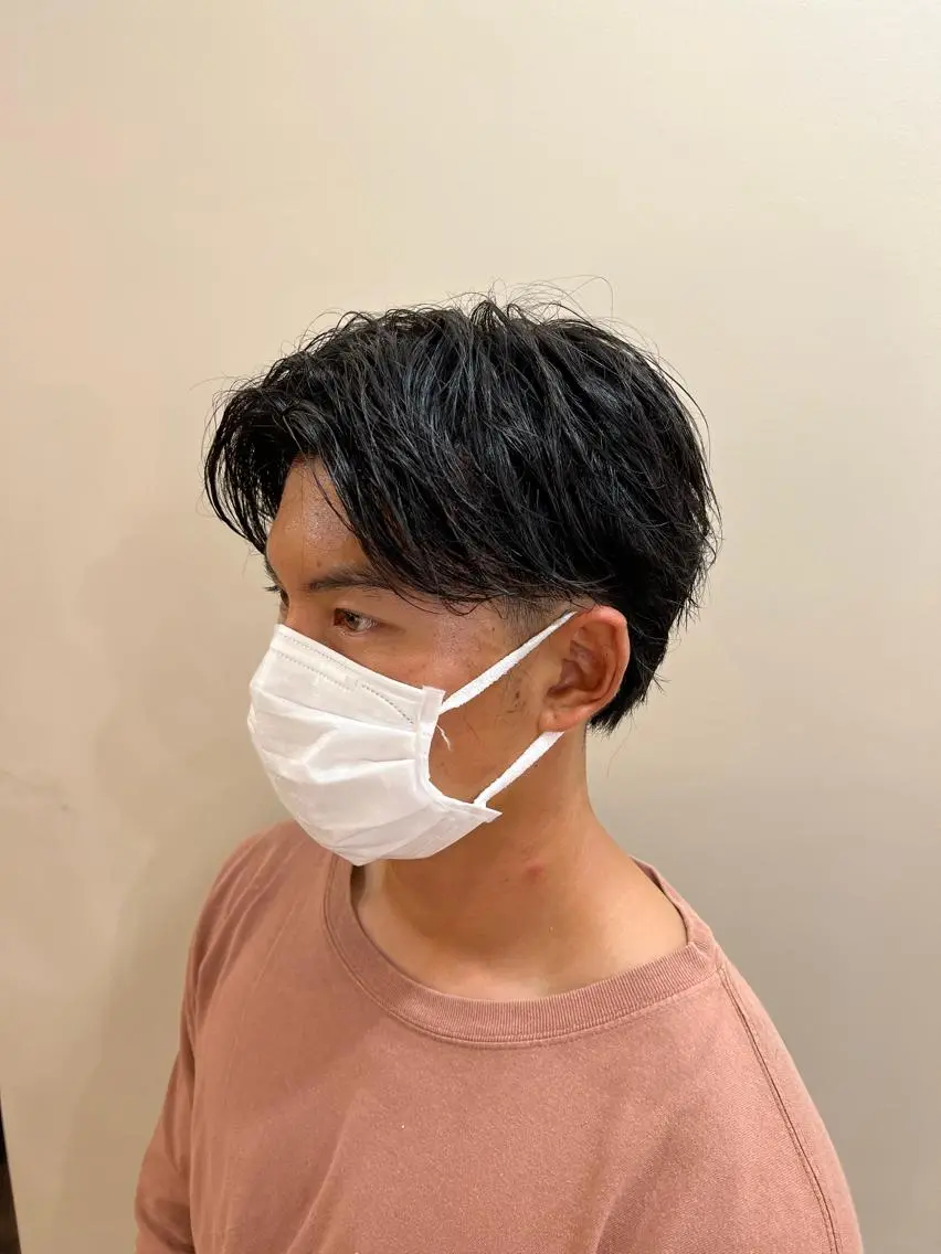 ショート レイヤーカット ローレイヤー 🫧艶ダブルカラー ブリーチ🫧トモヤのヘアスタイル