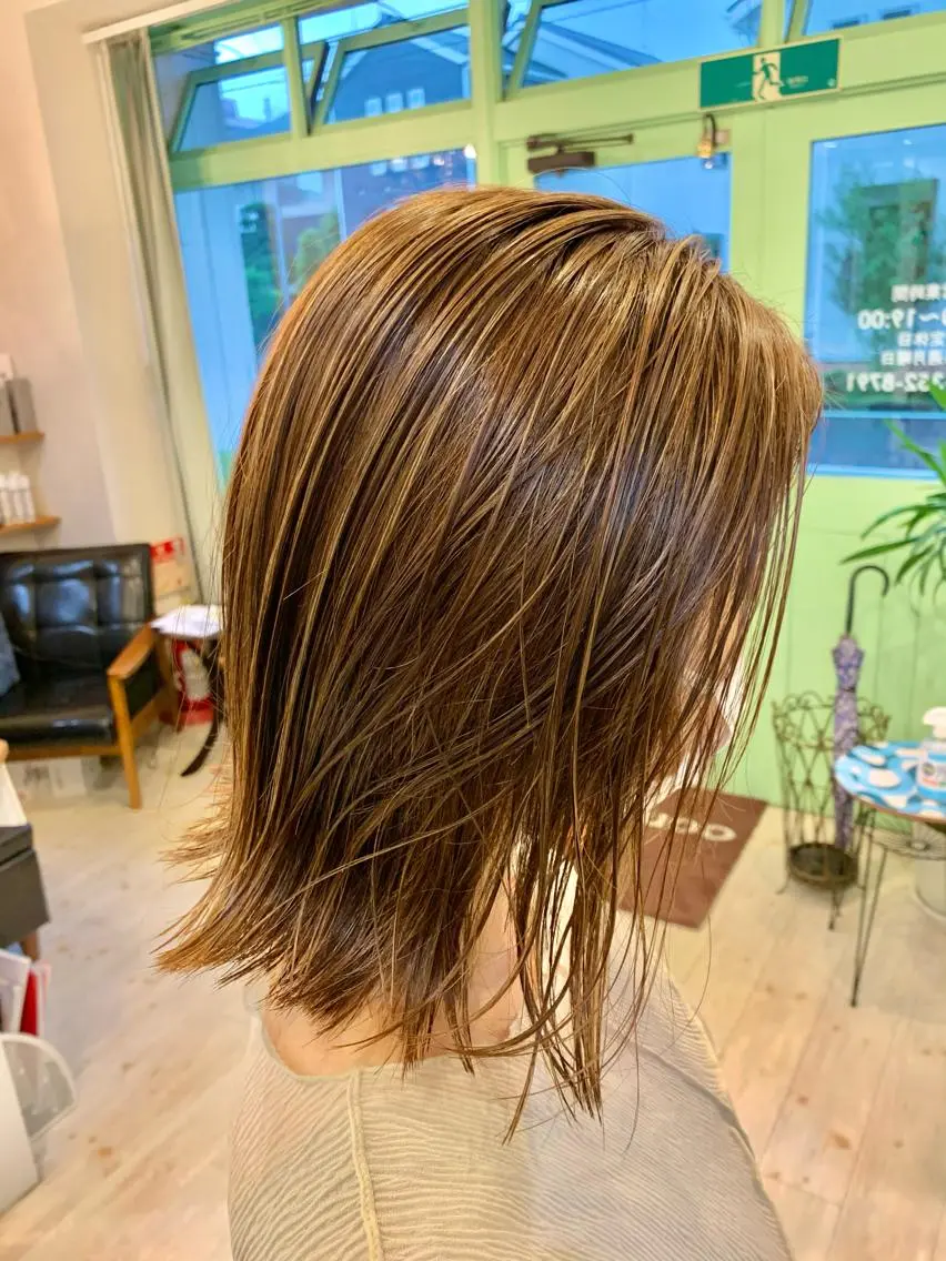 ミディアム カラー ハイライトカラー ハイライト カット ヘアカラー トリートメント schon 仙台のヘアスタイル