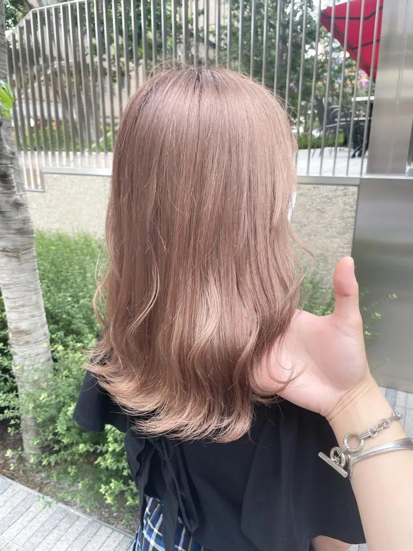 セミロング ヘアカラー Loob.TOKYO MIYA🌈のヘアスタイル