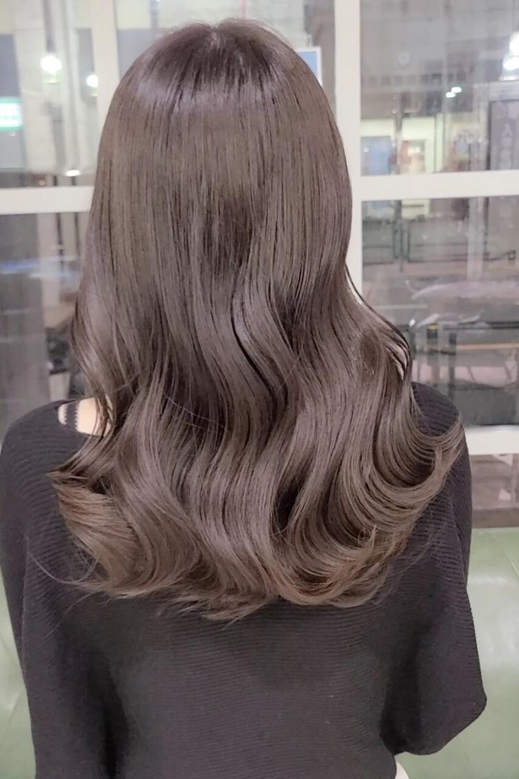 ロング カラー アディクシーカラー ベージュカラー ブリーチ 透明感カラー イルミナカラー トップスタイリスト ✨KIRIKA中野✨のヘアスタイル