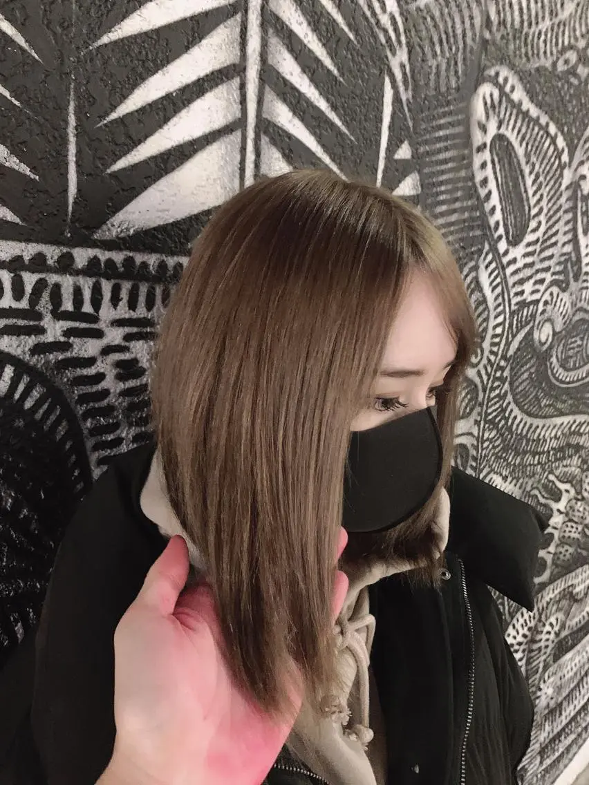 ミディアム カラー ヘアアレンジ ベージュカラー ブリーチ 🌈派手髪エクステ ブレイズ🌈ひろとのヘアスタイル