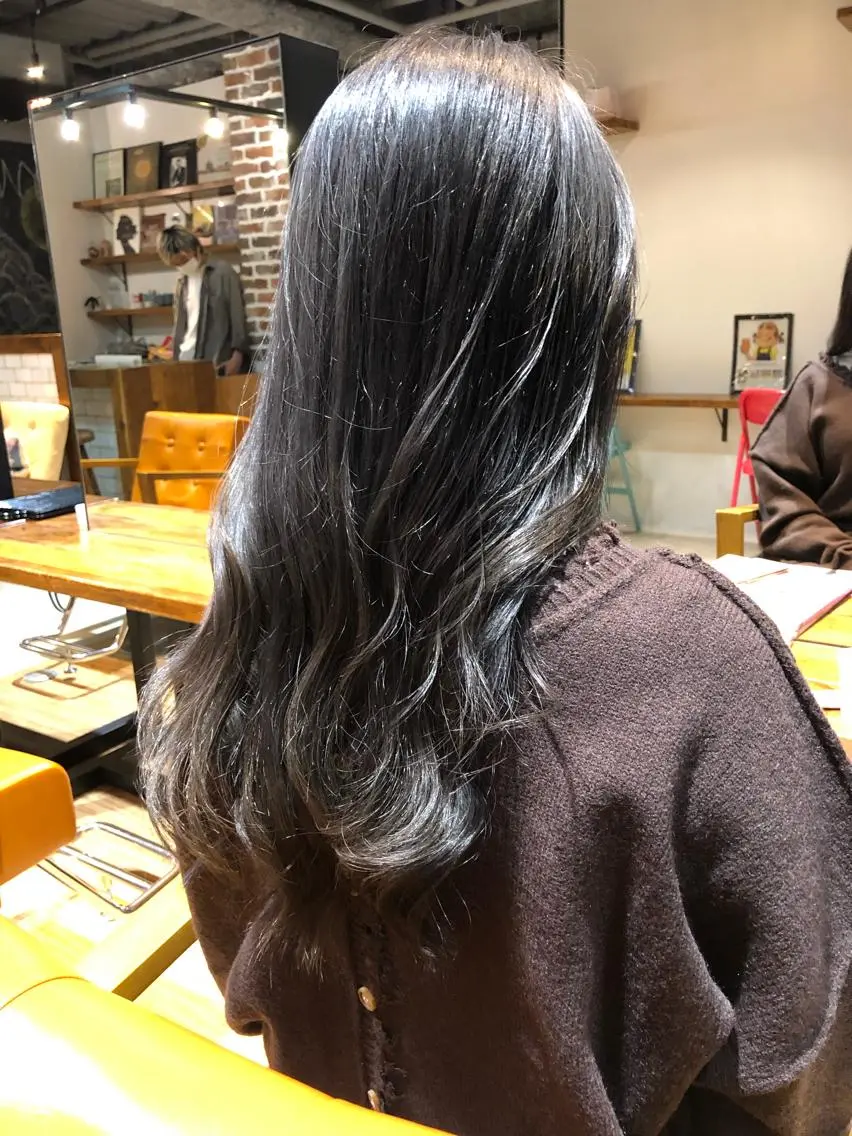 ロング カラー グレージュ ラベンダーカラー ラベンダーグレージュ ラベンダーグレー 🌟小顔カット🌟 レイヤーカットボブのヘアスタイル