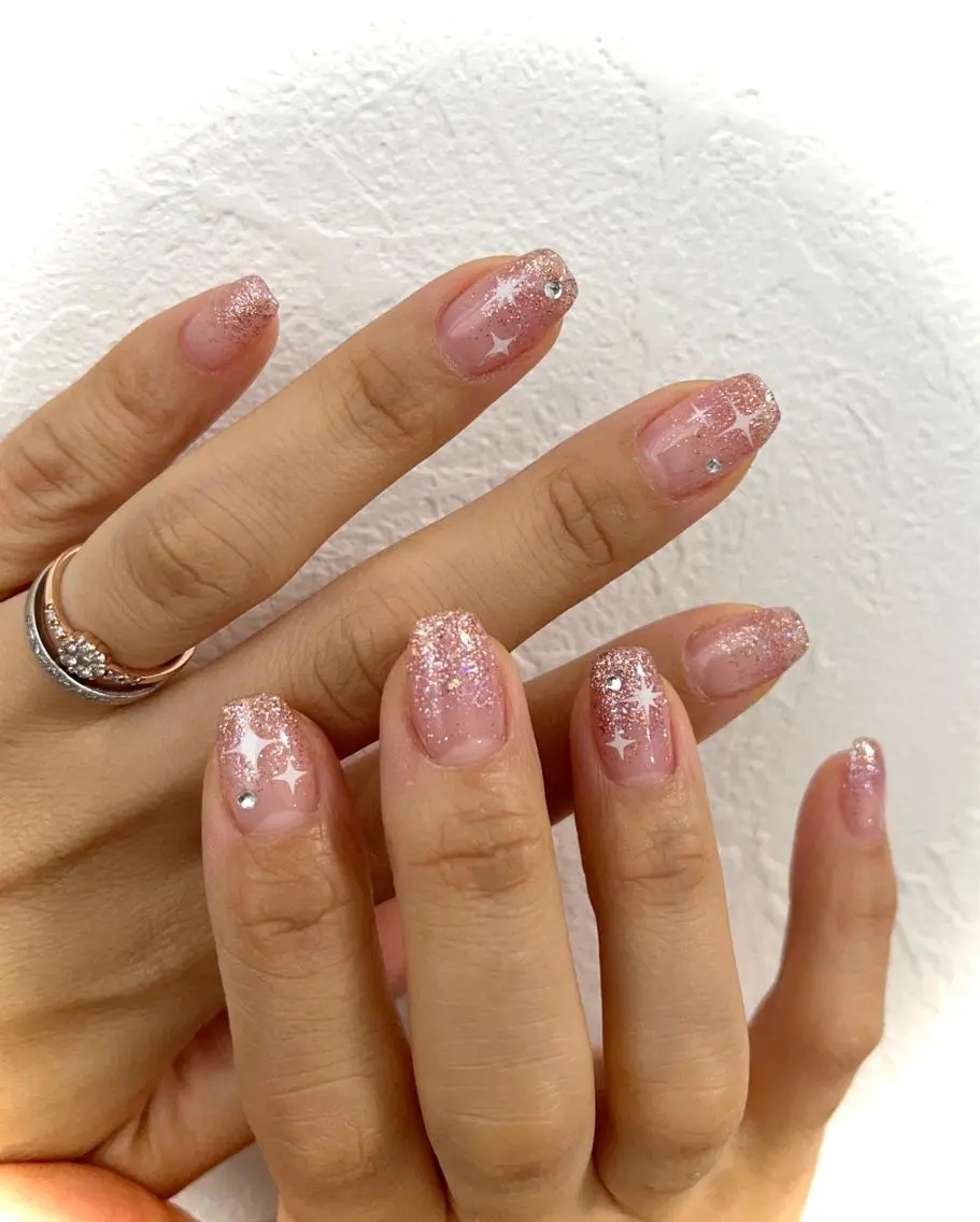 ネイル 成人式 ジェルネイル キラキラネイル 韓国ネイル ラメ(グリッター) nails' it...のネイルデザイン