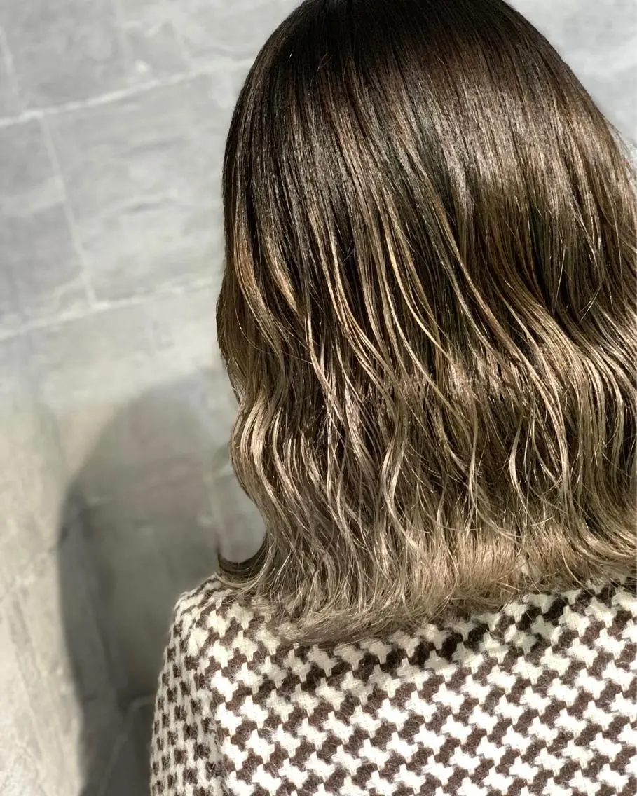 セミロング レイヤーカット メンズスタイル バレイヤージュ　齋藤のヘアスタイル