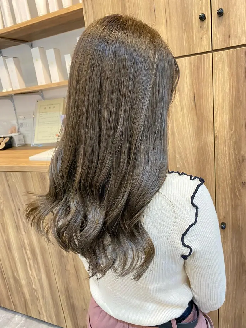 セミロング カラー 柏韓国ヘア 白石芽衣のヘアスタイル