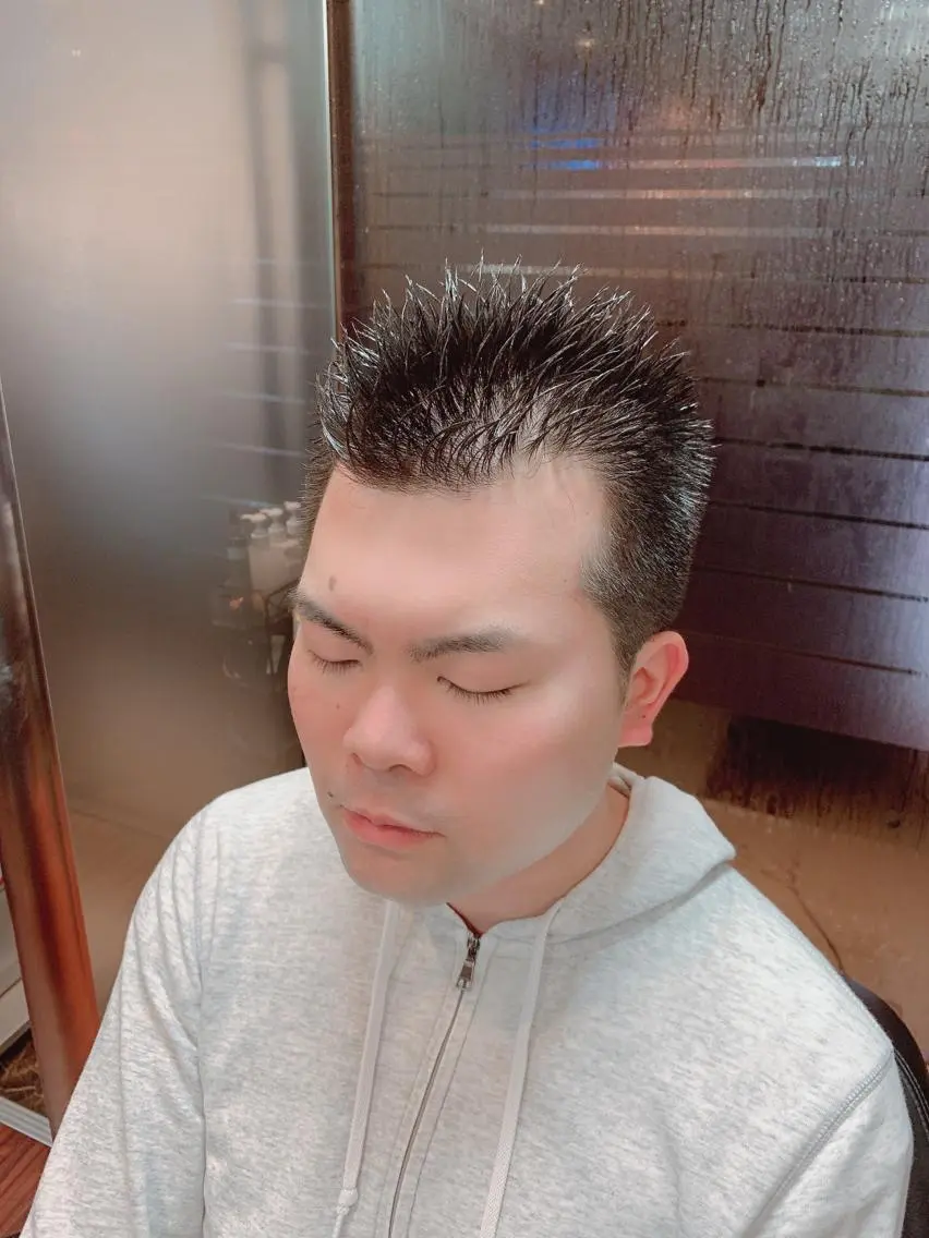 ショート 山内 敢史のヘアスタイル