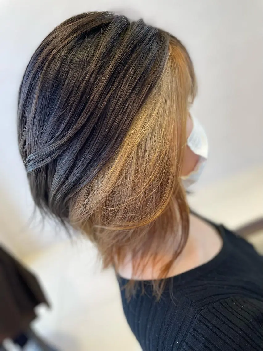 カラー インナーカラー 絹川 琴美のヘアスタイル