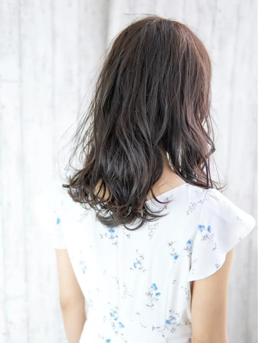 セミロング カラー パーマ ヘアアレンジ キッズ ネイル マツエク・マツパ ロングネイル 永野 良一のヘアスタイル