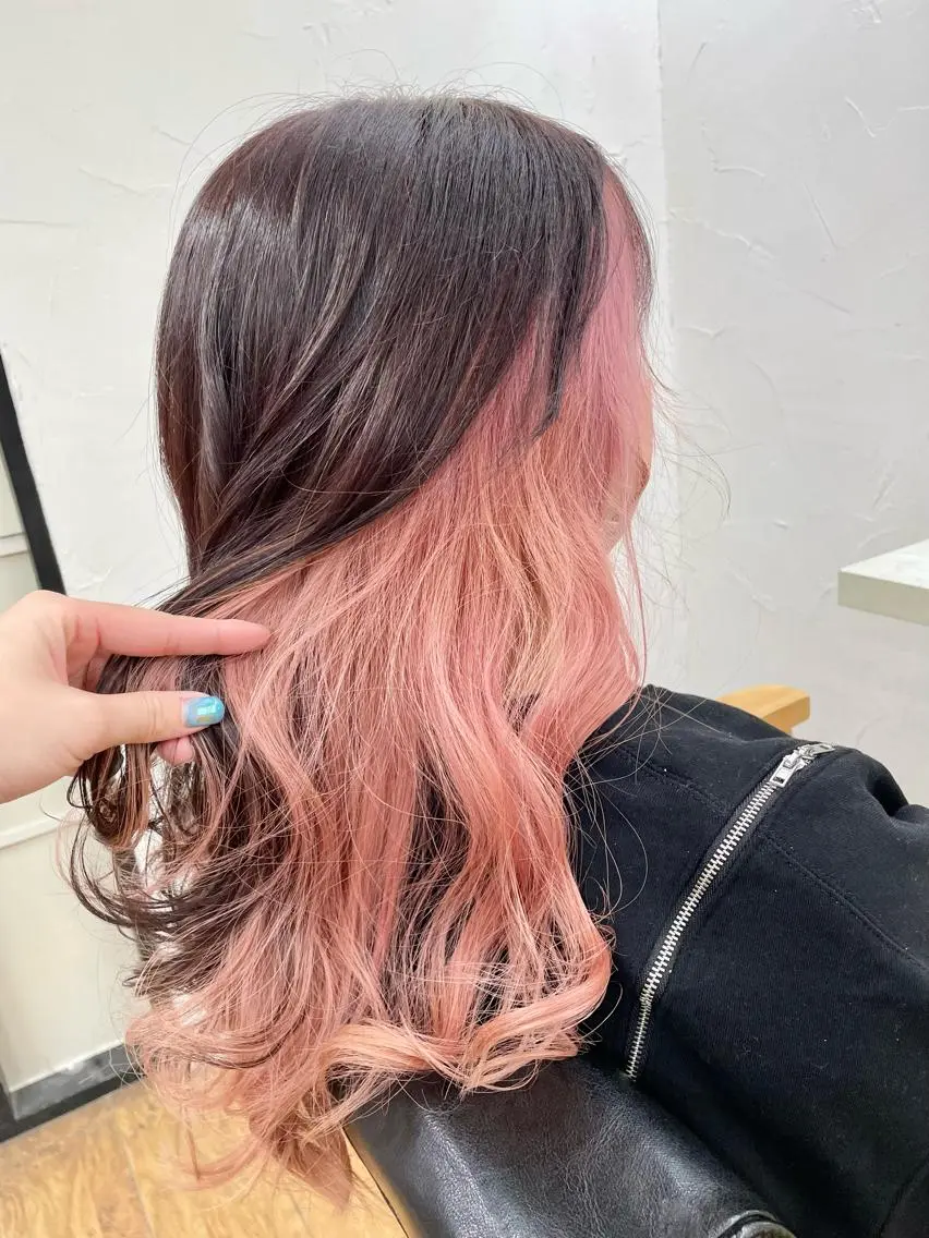 ロング カラー ブリーチ ブラウンカラー ピンクカラー ピンクブラウン 青木 優歩のヘアスタイル