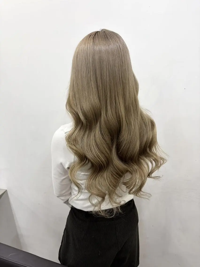 ロング ヘアアレンジ カラー シールエクステ 黒髪 ブリーチ デザインカラー ダブルカラー エクステ¥5000 LuciAカラーのヘアスタイル