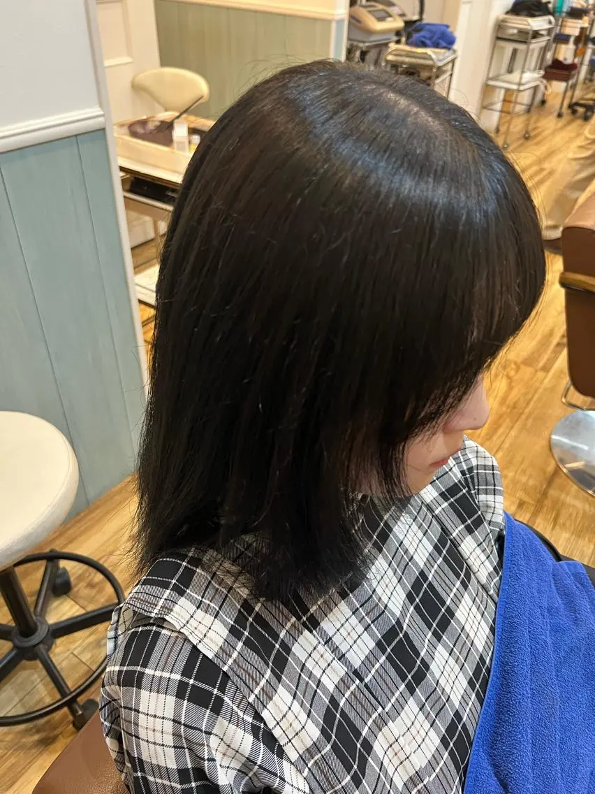 セミロング カラー 黒髪 ブルーカラー ブルーブラック 🐰ハイトーンカラー 畠山 渡🐰のヘアスタイル