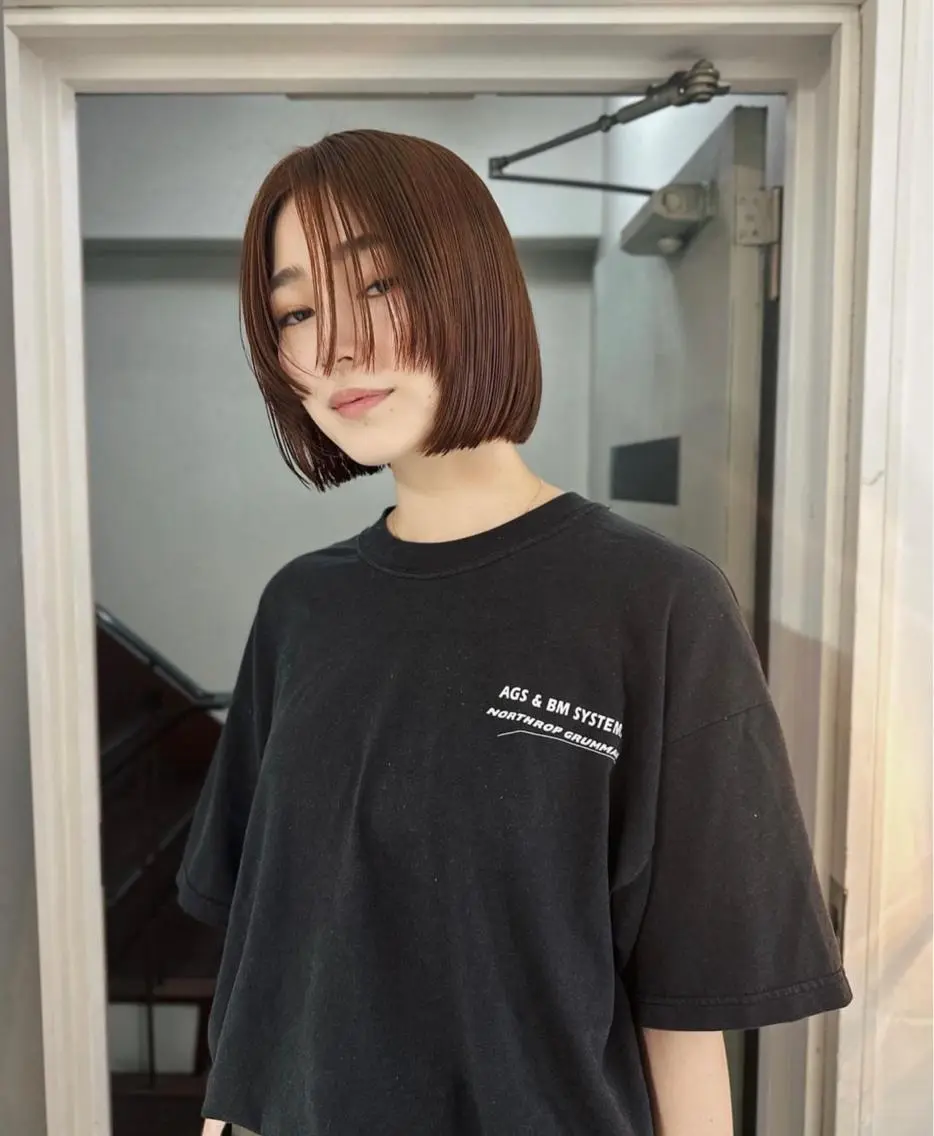 ミディアム カラー 毛流れセンターパート Sakiのヘアスタイル