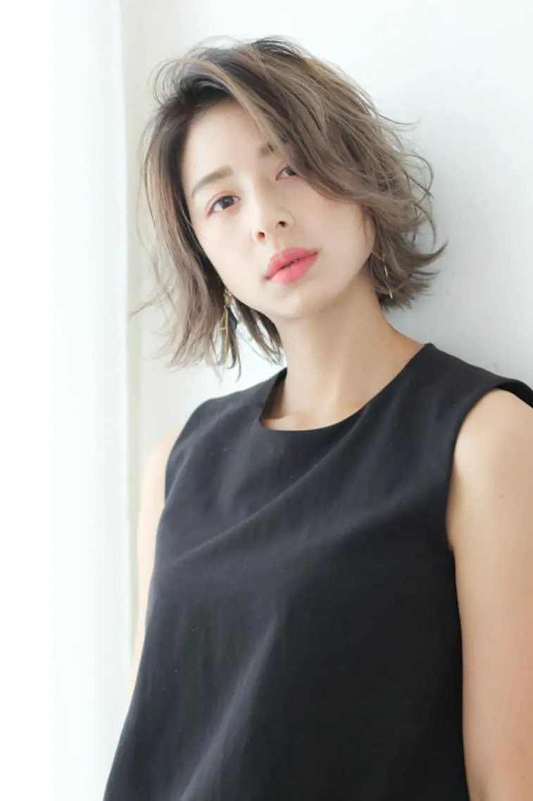 カラー パーマ ミディアム 上霜 菜月のヘアスタイル