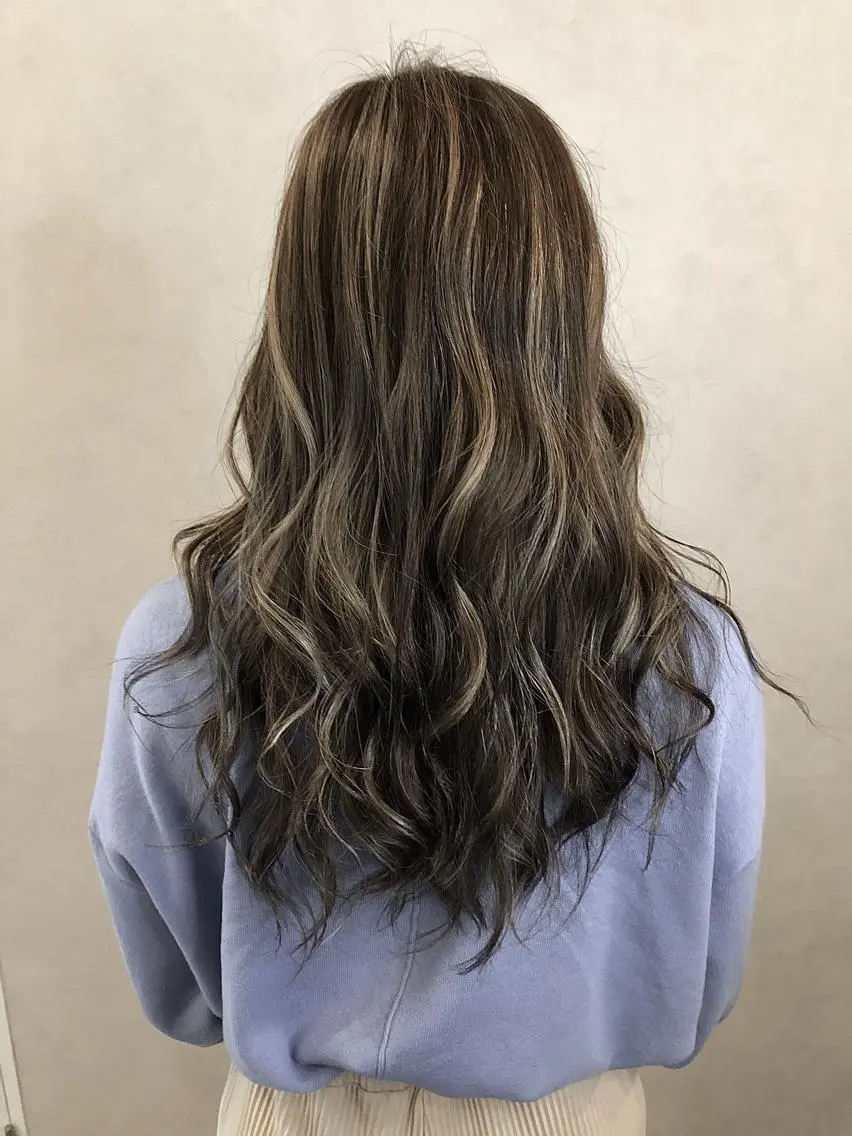 ロング ハイライト ヘアカラー トリートメント カラー🫧アレンジ 🎀REIMIのヘアスタイル