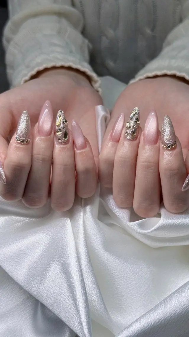 ネイル アートネイル オーロラネイル ブルー チークネイル フットネイル ハンドネイル NAILS168 新大久保店のネイルデザイン