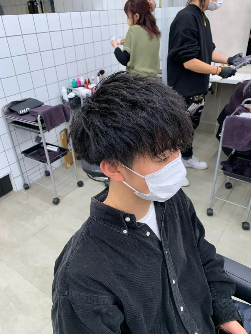 ショート カラー パーマ メンズ メンズパーマ特化 TAIGAのヘアスタイル