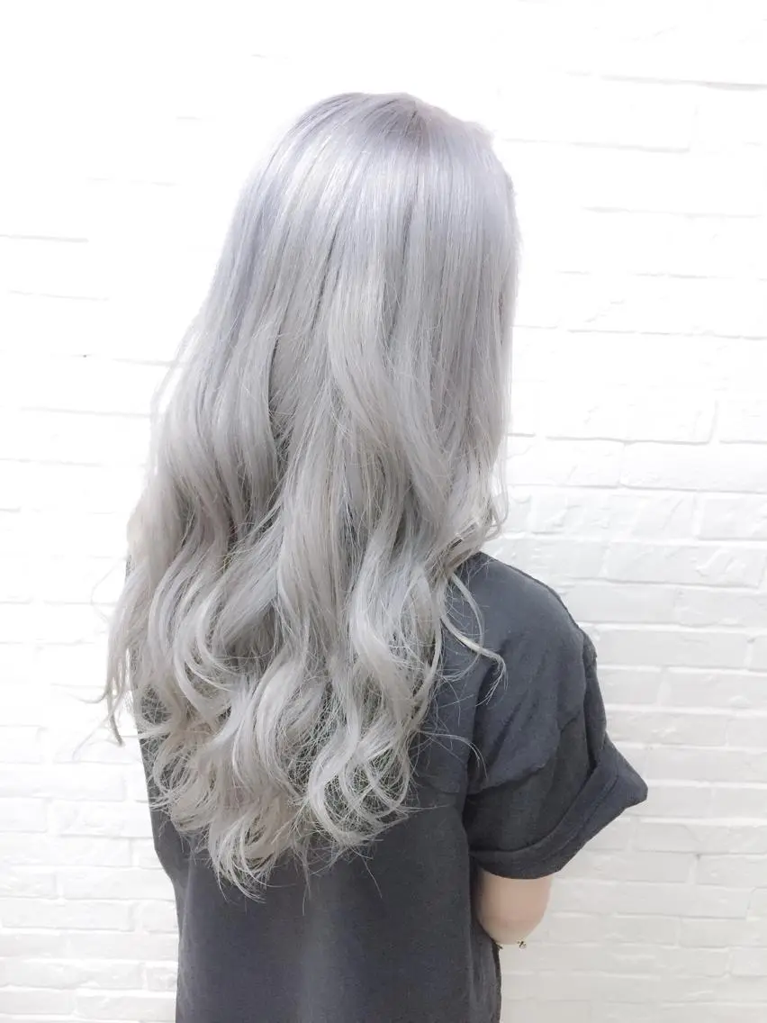 セミロング ロング カラー シルバー エクステリピート率 No.1 菊池　悠介のヘアスタイル