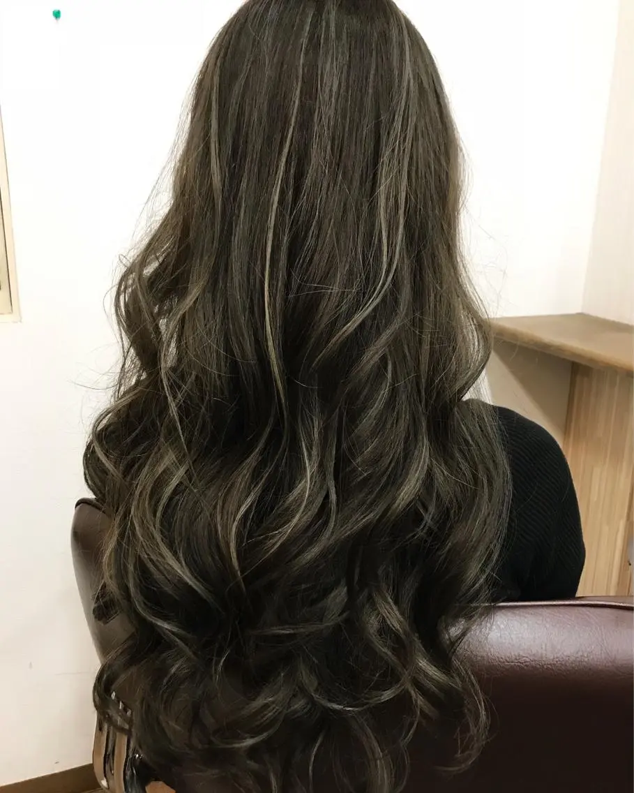ロング カラー アッシュ ハイライトカラー ハイライト カット ヘアカラー トリートメント _WHITE芝本 賢吾【天王寺店】のヘアスタイル