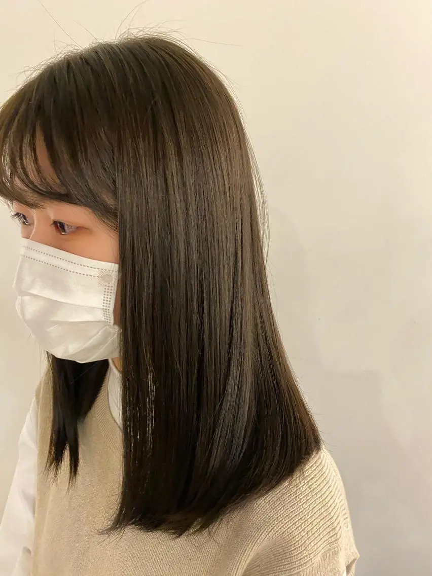 ミディアム カラー アッシュ サイトウ アカネのヘアスタイル