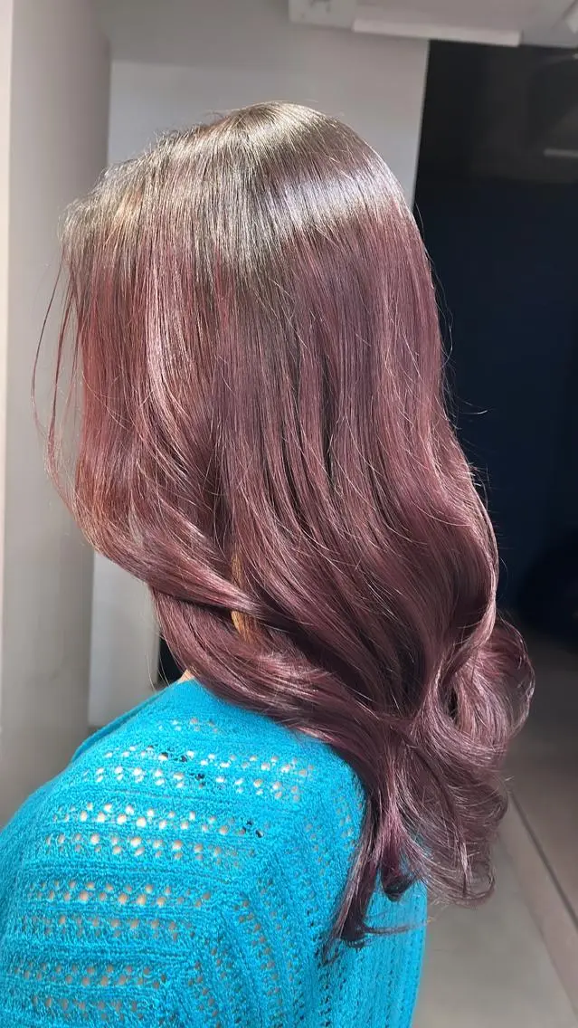 ロング カラー 横田 美咲のヘアスタイル