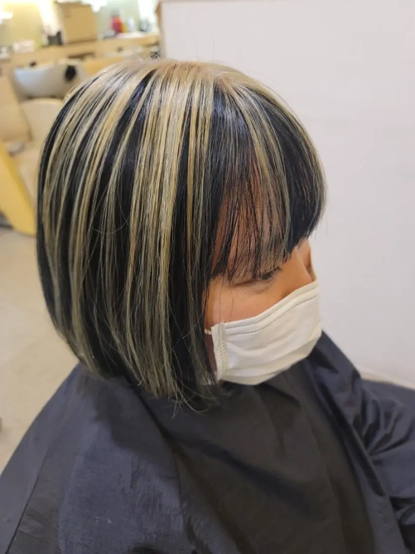 ショート カラー ベージュカラー ホワイトベージュ カット ヘアカラー 鈴木 翠のヘアスタイル