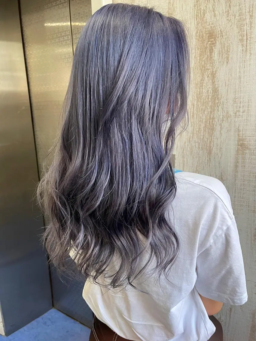 カラー white.梅田 デザインカラー🦄のヘアスタイル