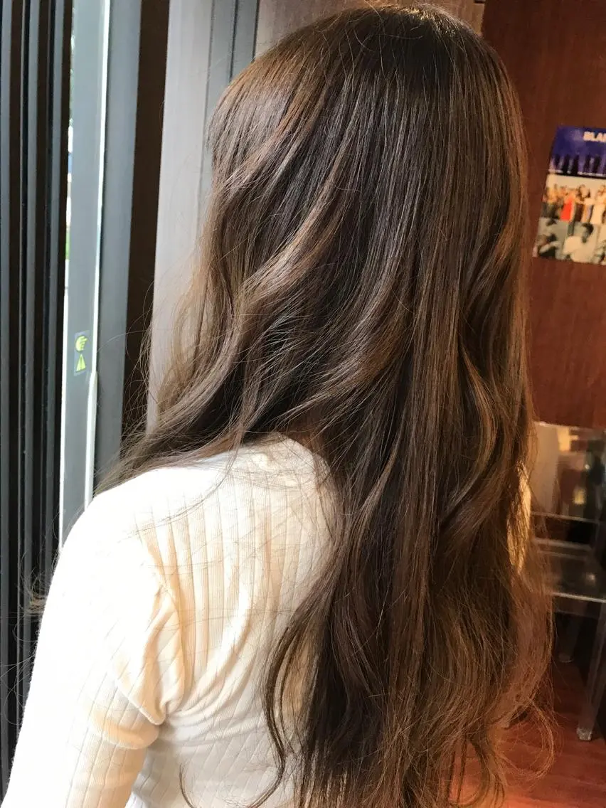 ロング カラー デザインカラー ハイトーンカラー イルミナカラー 似合わせカット 縮毛矯正 BIANCO北堀江 AKANEのヘアスタイル