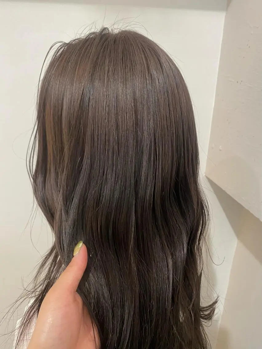カラー 透明感カラー lomalia moekaのヘアスタイル