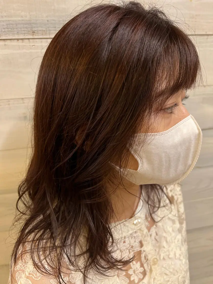 ミディアム カラー 小池 楓のヘアスタイル