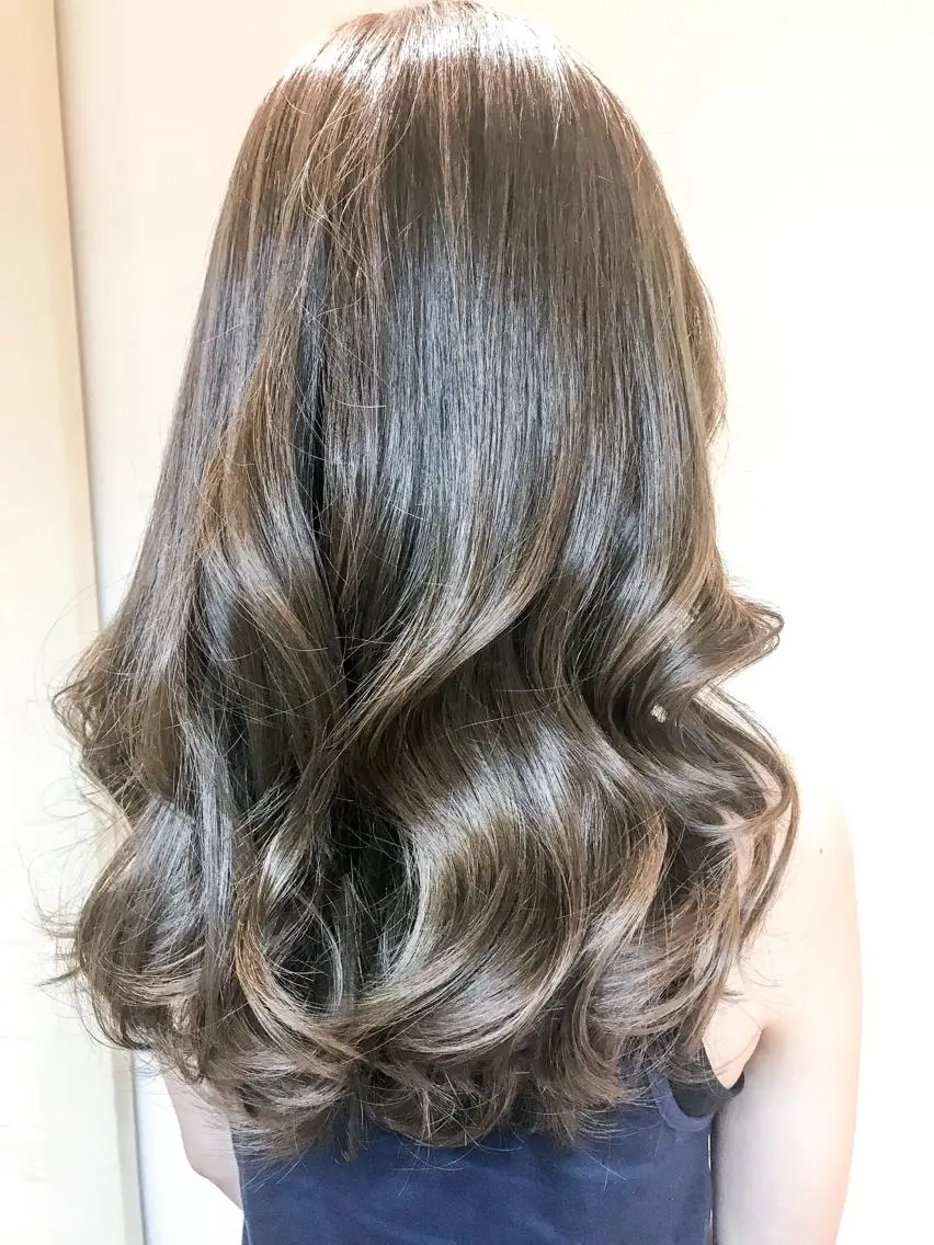 ロング カラー グレージュ シルバー シルバーグレージュ トップスタイリスト 💙藤原 純のヘアスタイル