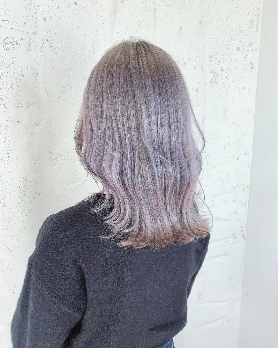 セミロング カラー 透明感ハイトーン🦄 キラ🌈のヘアスタイル