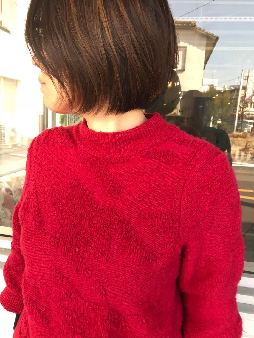 ショート カラー ヘアアレンジ バレイヤージュ ベージュカラー ブリーチ グラデーションカラー ハイライトカラー Mariana/ 鶴原-ハイライトのヘアスタイル