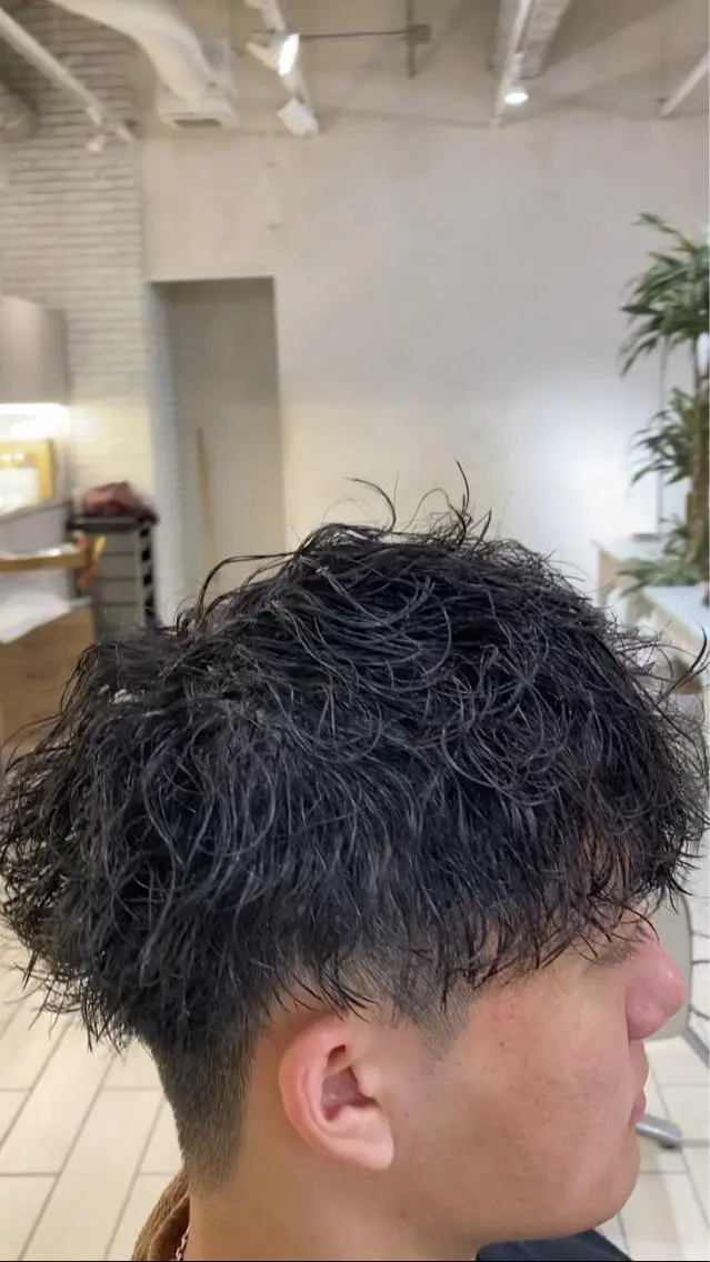 パーマ メンズ 可愛い顔周りカット お任せください✨中川のヘアスタイル