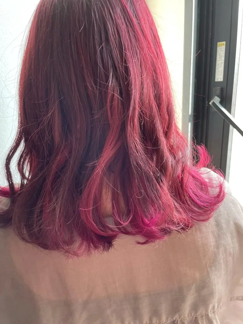 セミロング カラー レッドカラー ヘアカラー 松佐 ゆかりのヘアスタイル