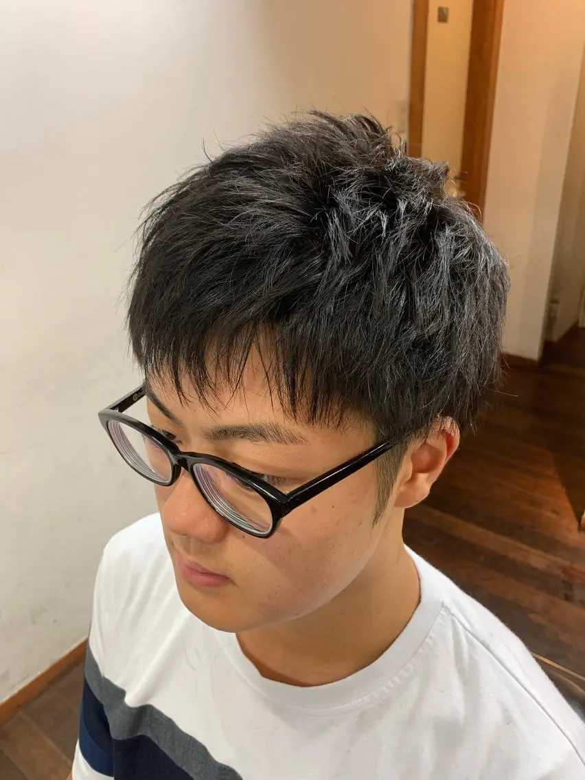 ショート メンズ ツーブロック 向井 優汰のヘアスタイル