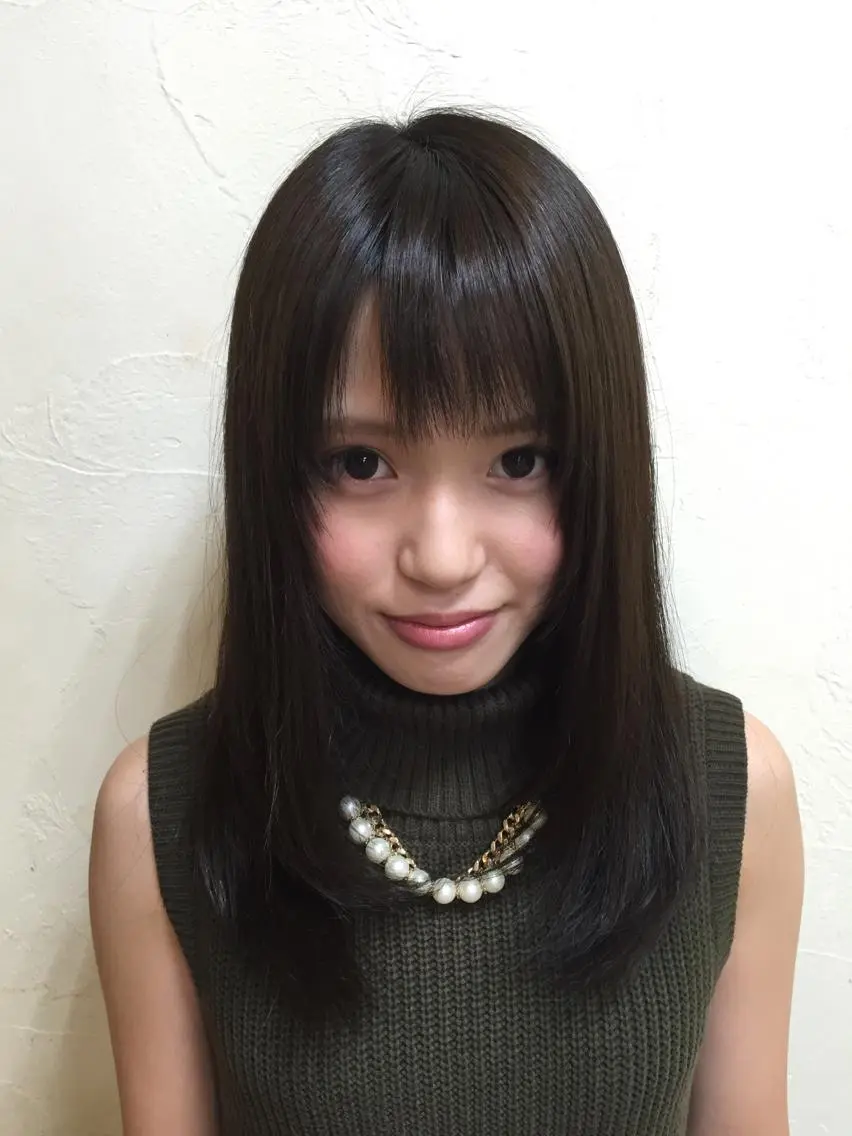 ミディアム カラー 縮毛矯正 トリートメント ヘッドスパ embrace エンブレイスのヘアスタイル