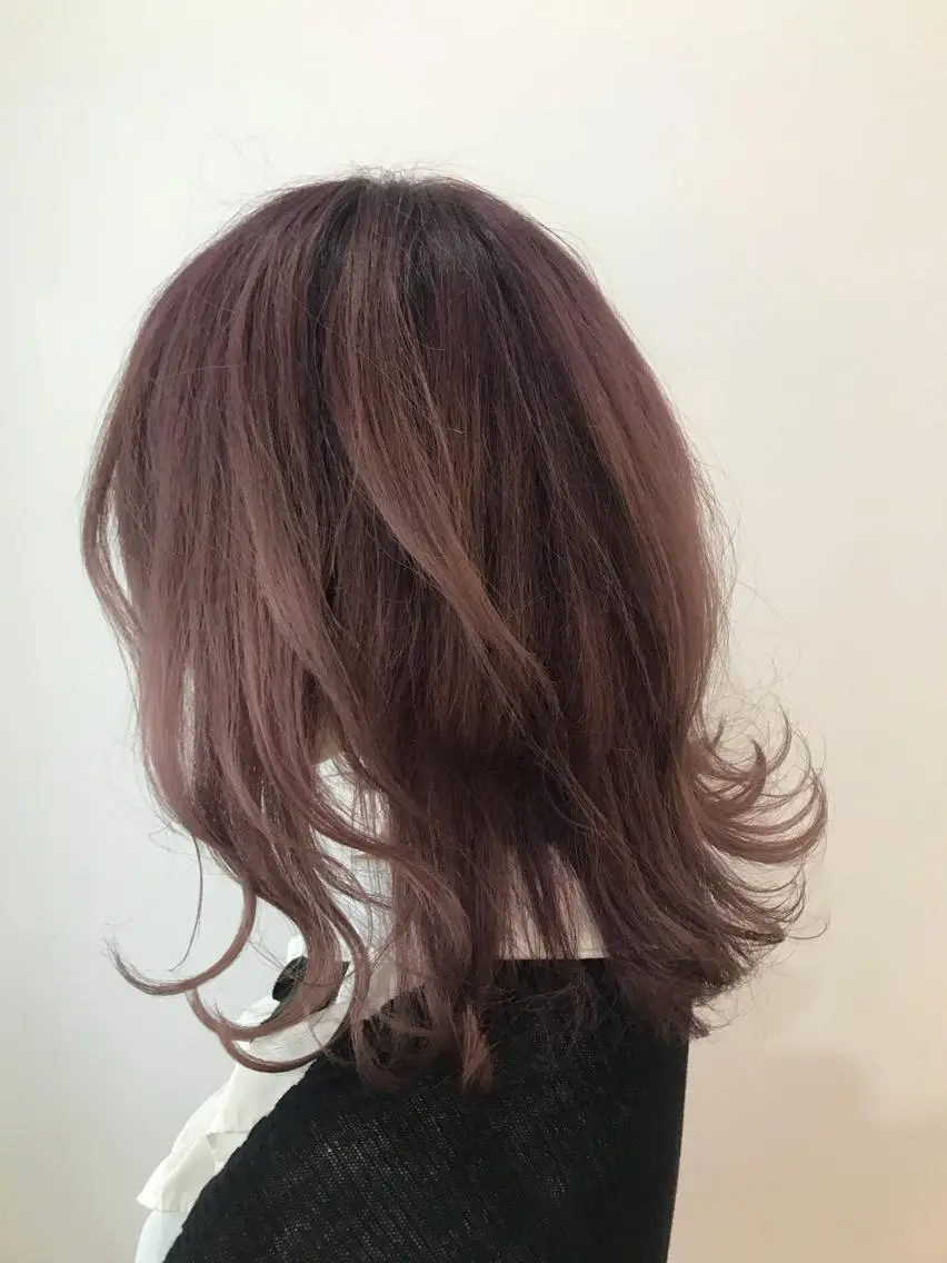 ミディアム カラー ピンクカラー トリートメント ウルフカット レイヤーカット上柿のヘアスタイル