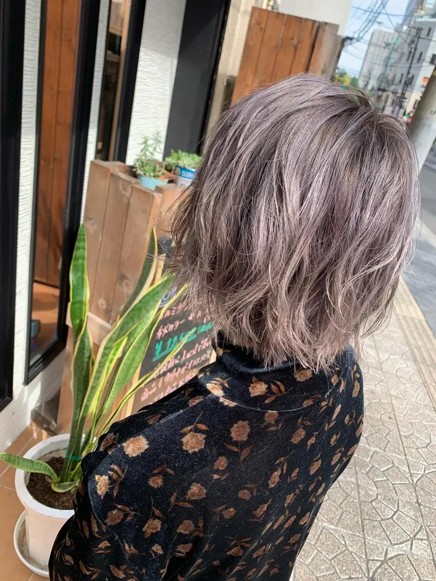 カラー ブリーチ 透明感カラー ラベンダーカラー yoshi （髙橋）のヘアスタイル