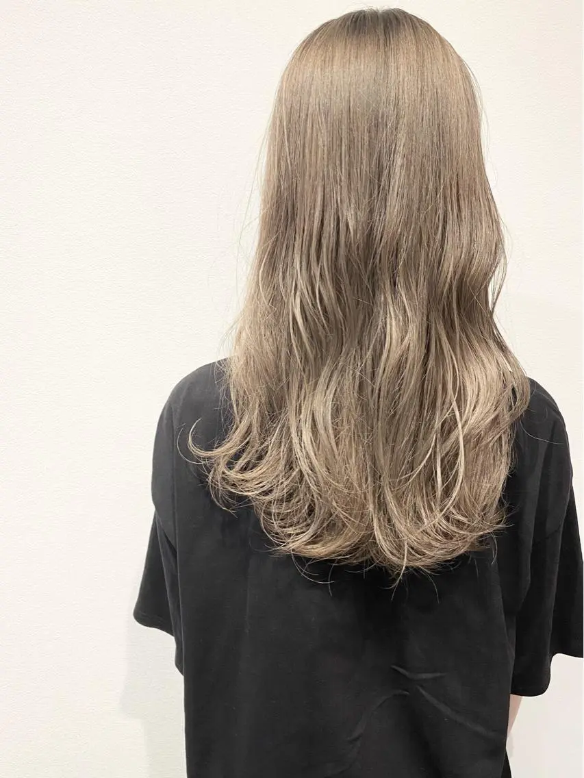 ロング ヘアカラー トリートメント MYRTLE TSUNODAのヘアスタイル