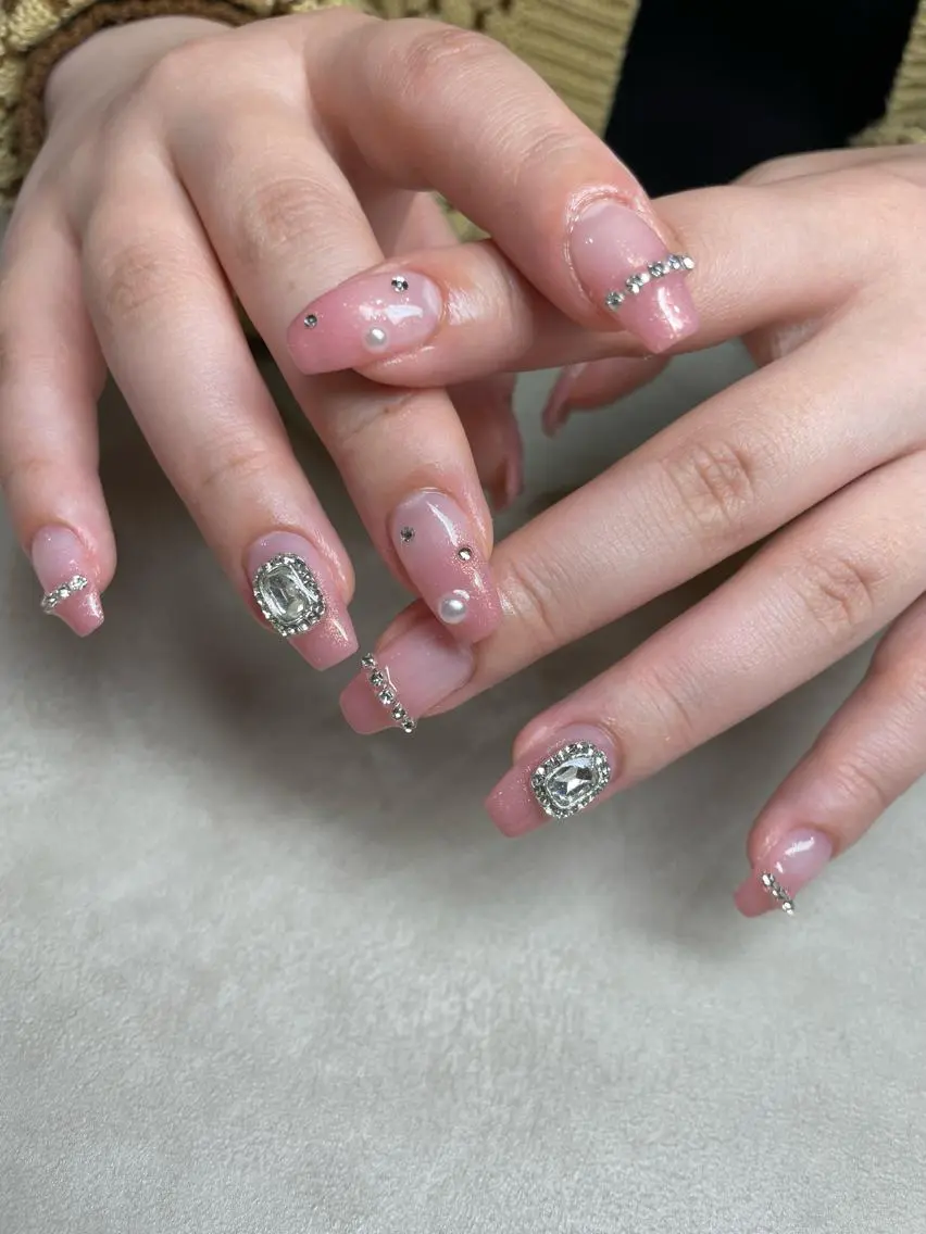 ネイル ハンドネイル フットネイル with hues AYAのネイルデザイン