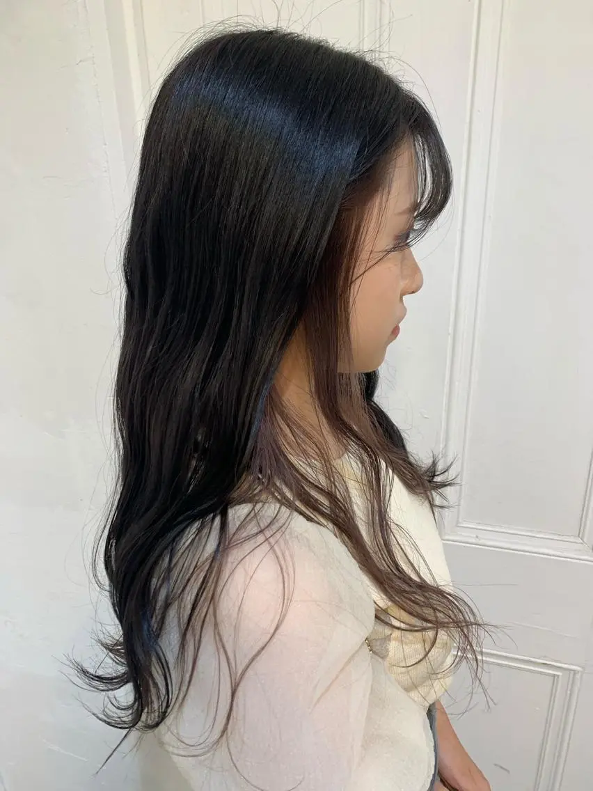 ロング カラー wakana/ 柔らかベージュカラーのヘアスタイル