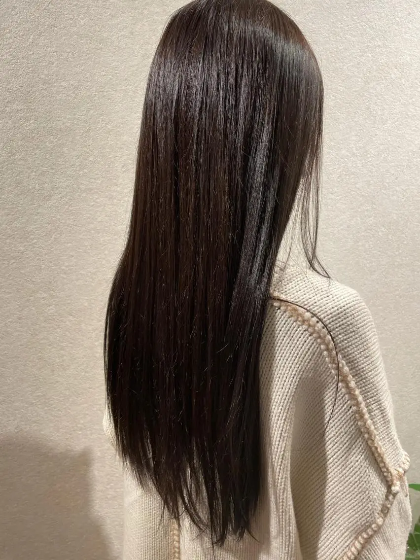 ロング カラー 芥川 未優のヘアスタイル