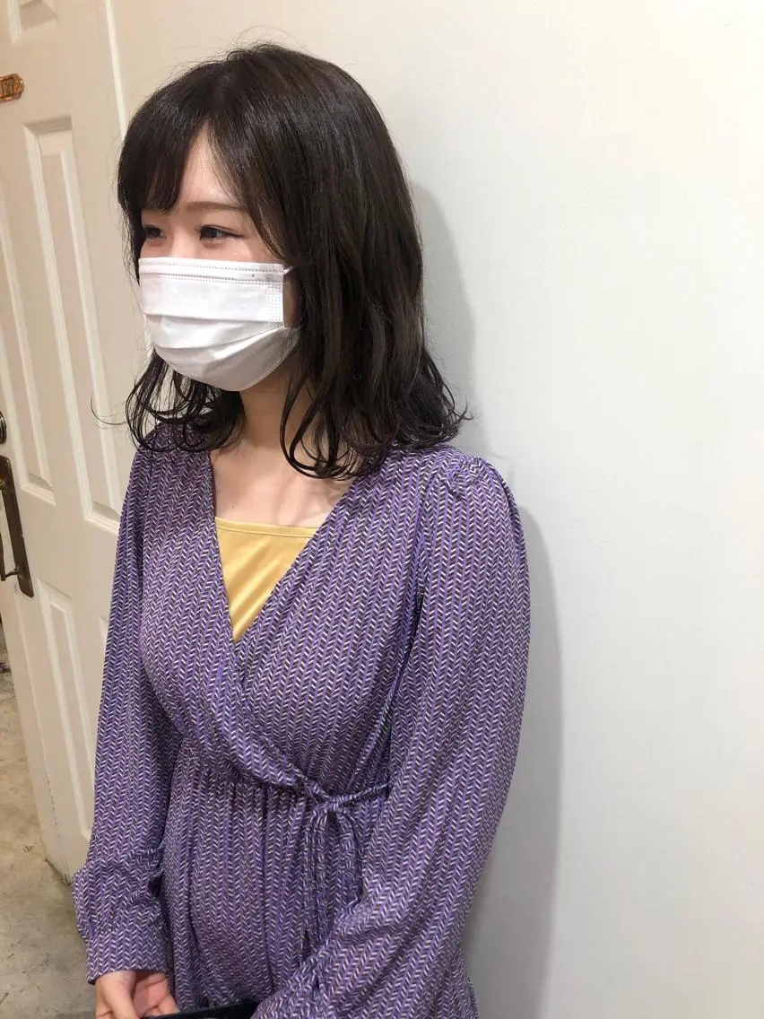 ミディアム カラー カット ヘアカラー トリートメント MIOベージュカラー 柔らかいカラーのヘアスタイル