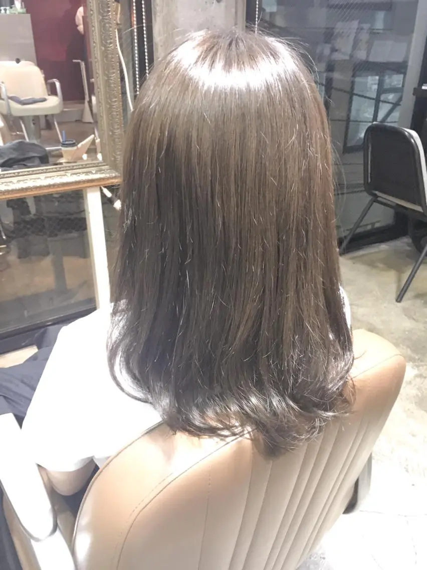 ミディアム カラー ダブルカラー グレージュ 北條 優輝のヘアスタイル