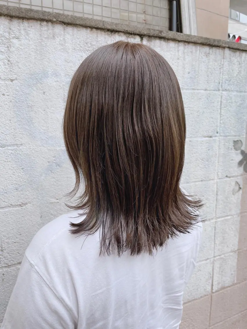 ミディアム カラー ベージュカラー ブリーチ ダブルカラー ブリーチなしカラー オリーブベージュ ヘアアレンジ にいた かづしげのヘアスタイル
