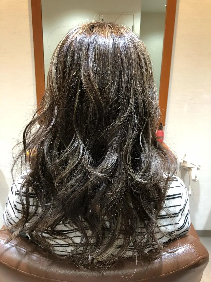 セミロング カラー ハイライトカラー ハイライト 萩原 凌✄のヘアスタイル